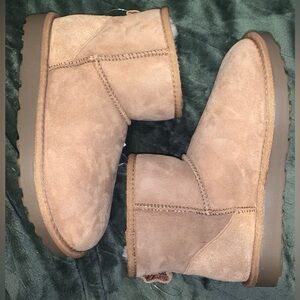 SHEARLING BOOTS